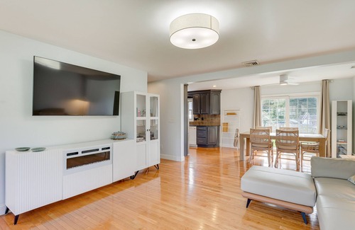 West Haven Cottage | Relaxing West Haven Home - Steps from the Beach!