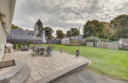 West Haven Cottage | Relaxing West Haven Home - Steps from the Beach!