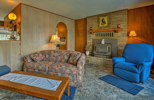 White Bird House | Scenic White Bird Home with Mountain and River Views