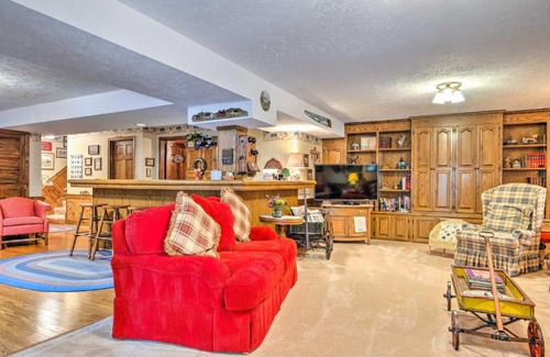 Woodbridge Apartment | Inviting Woodbridge Apt with Porch, Gazebo & Pool Access