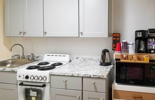 Park Hill House | Inviting Yonkers Retreat - Close to Central Park, Spa & More!