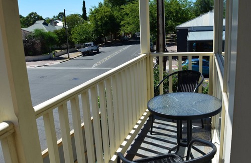 College Park House | Family-Friendly College Park Getaway with Kitchen & Pets Welcome