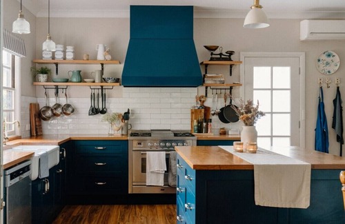 Cambewarra House | Rustic Farmhouse Retreat with Family-Friendly Amenities
