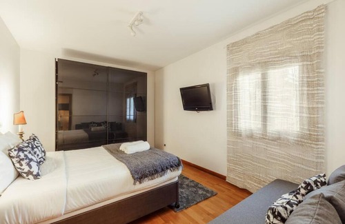 Sacavem Apartment | Family-Friendly Sacavém Apartment with High Guest Ratings