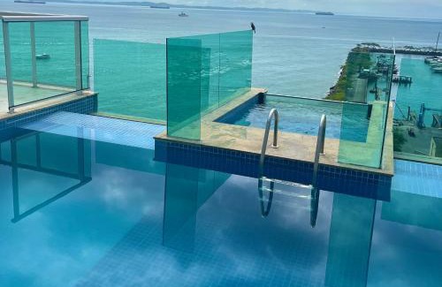 Dois de Julho Apartment | Beautiful Cloc Marina Apartment with Oceanfront Pool Access