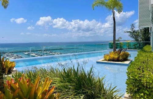 Dois de Julho Apartment | Beautiful Cloc Marina Apartment with Oceanfront Pool Access