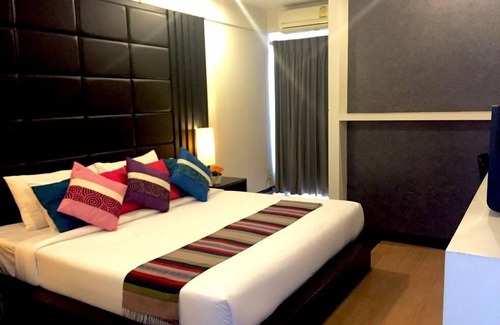 Khon Kaen Hotel | Cozy Charoenchit House: Family-Friendly with Great Amenities
