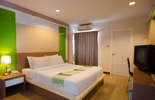 Khon Kaen Hotel | Cozy Charoenchit House: Family-Friendly with Great Amenities