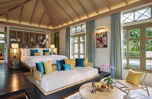 Khao Tao Hotel | Experience Charras Bhawan Hotel with Ocean Views & Pool