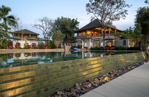 Khao Tao Villa | Discover Charras Bhawan Hotel with Pool and Ocean Views