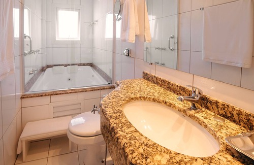 Centro Hotel | Charrua Hotel: Guest Rated 9/10 with Pool & Restaurant
