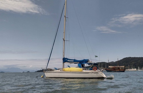 Mambucaba Boat Rental | Experience Serenity Aboard the Veleiro Moana Yacht