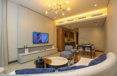 Manama Hotel | Discover Charthouse Bahrain: Pool, Breakfast & Family-Friendly