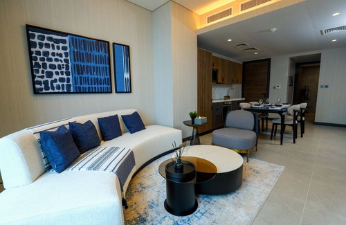 Manama Hotel | Discover Charthouse Bahrain: Pool, Breakfast & Family-Friendly
