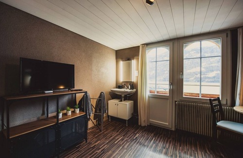 Brienz Condo | Discover Chasa Berggold House with Lake Views in Brienz