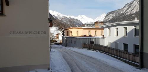 Zernez Apartment | Pet-Friendly Retreat at Chasa Melchior - Guest Rated 9.3/10