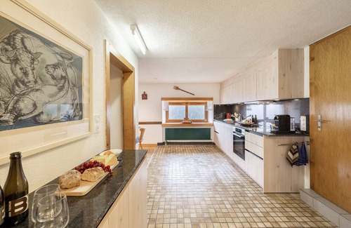 Vna Apartment | Chasa Moffa: Spacious 5.5-room flat in Vnà with panoramic views and private sauna