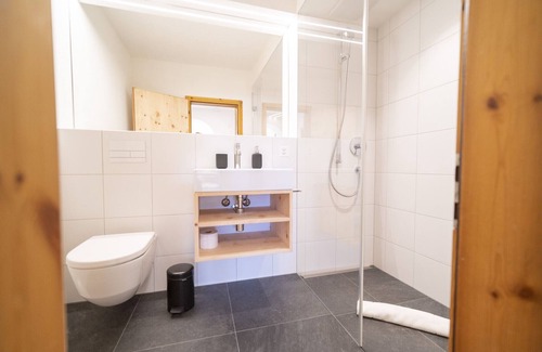 Engadin Scoul Apartment | Discover Chasa Muntanella: Modern 3.5-Room Retreat