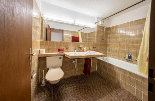 Vulpera Apartment | Pet-Friendly Retreat at Chasa Plavna - Guest Rated 8.4