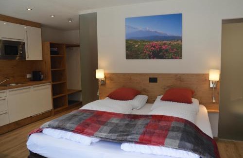 Ravaisch Apartment | Relax at Chasa Ravaischa: Spa and Child-Friendly Retreat