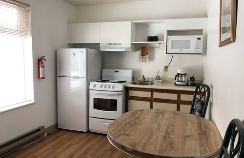Chase Hotel | Explore Comfort at Chase Country Inn Motel with Breakfast