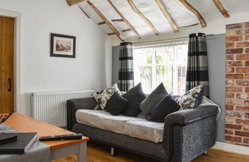 Churchtown House | Pet-Friendly Retreat at Chase Heys Cottage - Guest Rated 9.9