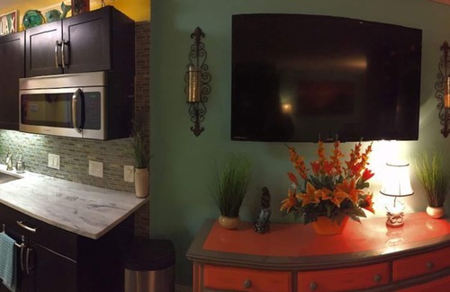 Myrtle Beach Condo | Oceanfront Retreat: Chasing Waves King Condo with Spa