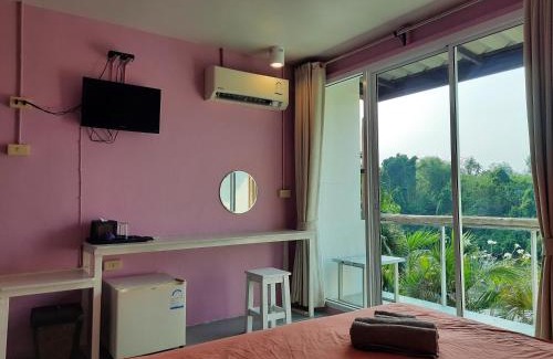 Sai Yok Resort | Discover Pingplalee Resort: Family-Friendly with Pool Access