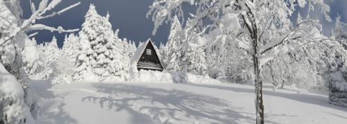 Cenkovice Ski Chalet | Cozy Chata Čenkovice: Pet-Friendly Retreat with Kitchen