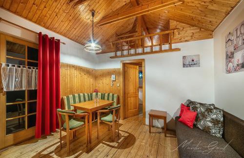 Liptovsky Mikulas Resort | Family-Friendly Chata 116 Tatralandia with Pool and Dining