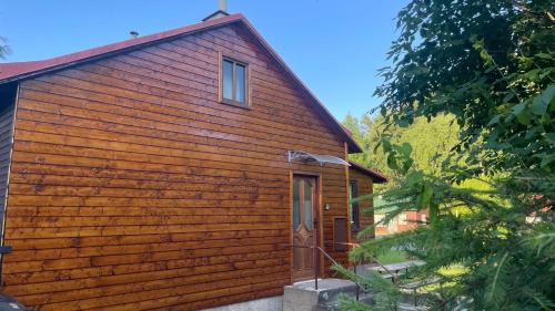 Cerveny Kostelec Ski Chalet | Pet-Friendly Chata Brodský with Oceanfront Views
