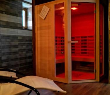 Zacler House | Discover Chata DESMO: Family-Friendly with Pool & Hot Tub