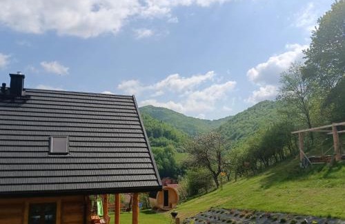 Polany Apartment | Discover Family-Friendly Chata Dziewięćsił with Hot Tub