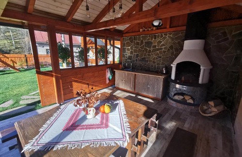 Jezersko Apartment | Cozy Chata Eva Apartment with Hot Tub and Pet-Friendly Stay