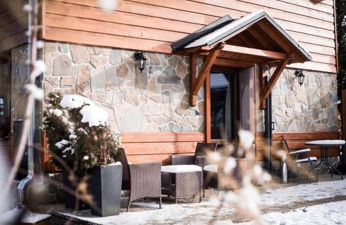 Jezersko House | Chata Eva: 4-Star Retreat with Pool and Pet-Friendly Perks