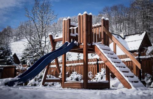 Jezersko House | Chata Eva: 4-Star Retreat with Pool and Pet-Friendly Perks