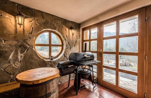 Liptovsky Jan House | Top-Rated Chata Havran: Family-Friendly Retreat with Kitchen