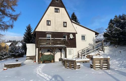 Loucna Pod Klinovcem Ski Chalet | Pet-Friendly Retreat at Chata Helena - Rated 9.3/10!