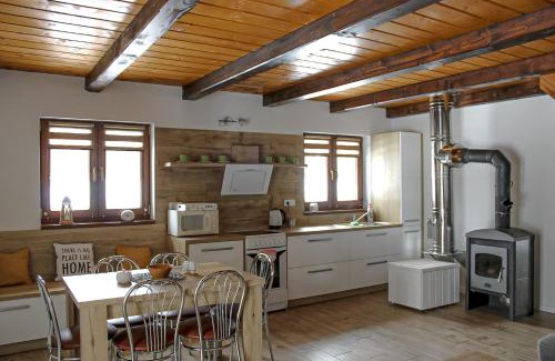 Svaty Kriz Apartment | Family-Friendly Retreat at Chata Holder with Kitchen Access
