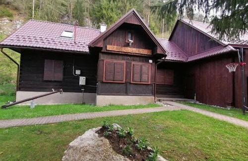 Kvacany Ski Chalet | Family-Friendly Retreat at Chata Horáreň Meštrová