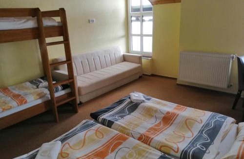 Horni Lipova Hotel | Discover Chata Jiriho na Seraku: Pet-Friendly Retreat