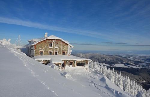Horni Lipova Hotel | Discover Chata Jiriho na Seraku: Pet-Friendly Retreat