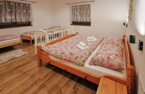 Liptovska Osada House | Experience Chata Liptov: Family-Friendly Getaway Awaits
