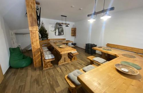 Loucna Pod Klinovcem Ski Chalet | Family-Friendly Retreat at Chata Mamutka-New with Kitchen