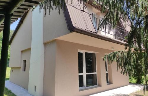 Kaluza House | Pet-Friendly Retreat at Chata na šírave for Families
