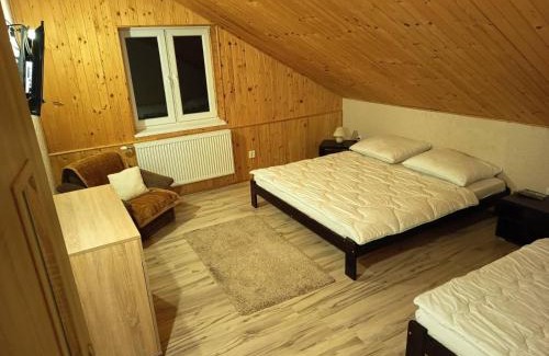 Lekarovce House | Chata na hradzi
