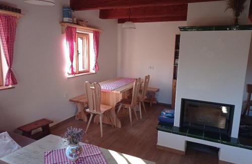 Lhota u Vsetina House | Family-Friendly Getaway at Chata na Lhotských pasekách