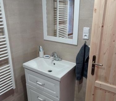Lhota u Vsetina House | Family-Friendly Getaway at Chata na Lhotských pasekách