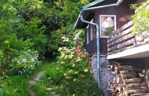 Hutisko-Solanec House | Picturesque Chata na Poskle: Family & Pet Friendly Retreat