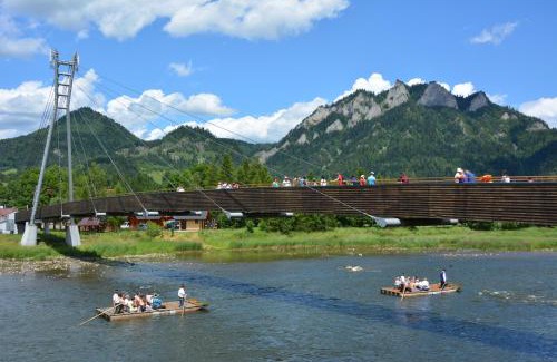 Lesnica Hotel | Experience Comfort at Chata Pieniny with Ocean Views